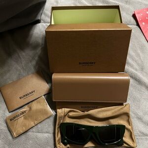NEW BURBERRY GREEN WOMEN SUNGLASSES